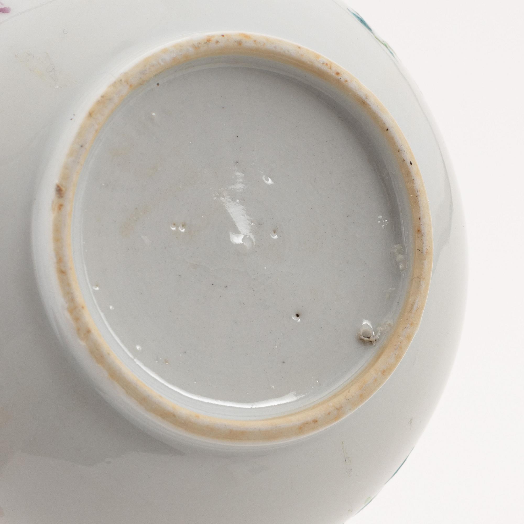 A famille rose tea pot with cover, Qing dynasty, Qianlong (1736-95).