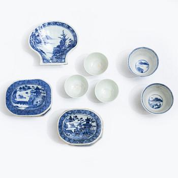 A group lot of Chinese porcelain, Qing dynasty 18/20th century.
