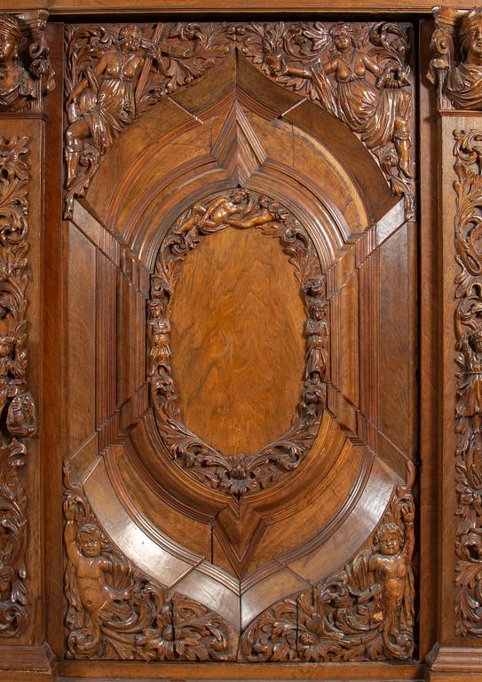 An early 18th Century baroque cabinet.