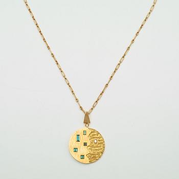 A John Rørvig 18k pendant and 14k chain, Denmark. Vikt tillsammans 61 g.