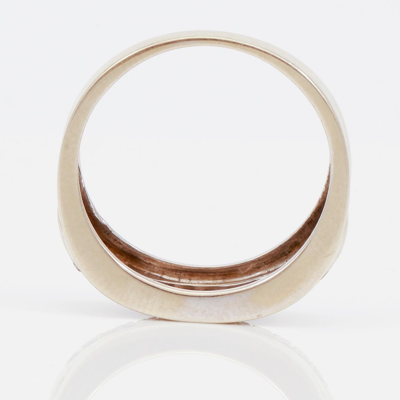 RING, diamanter, svenska stämplar.