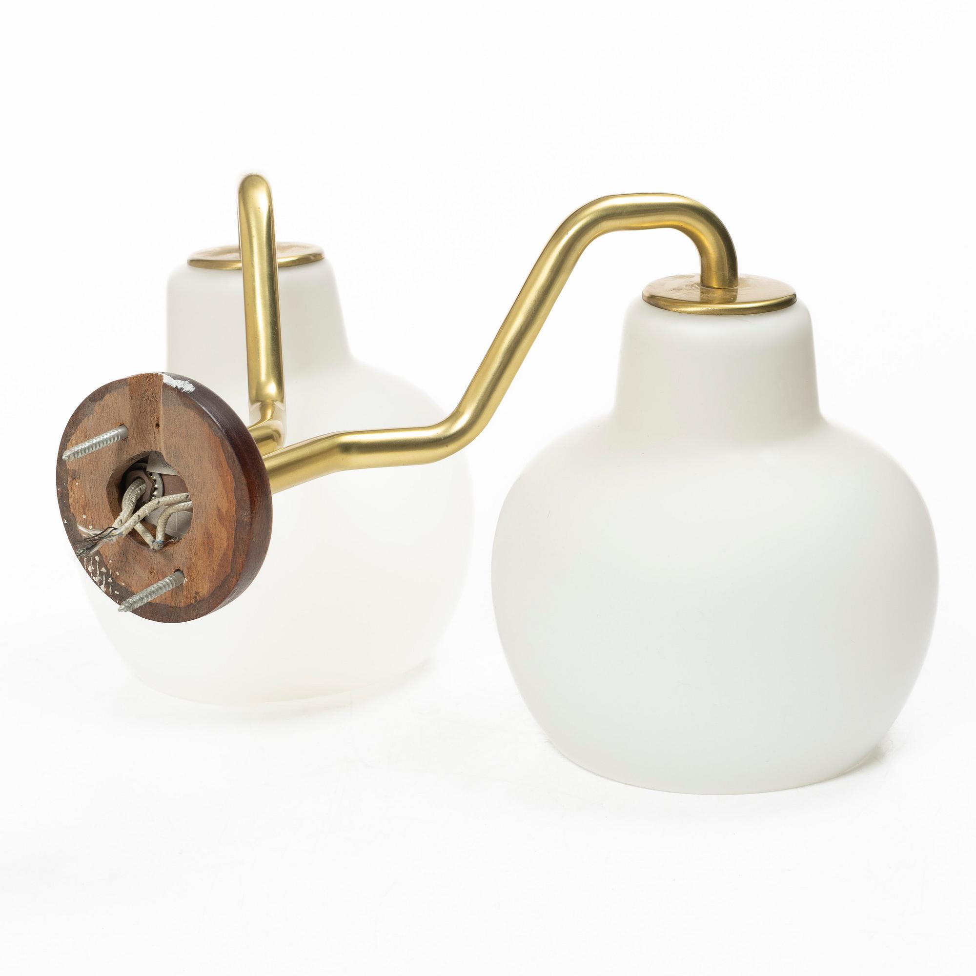 Vilhelm Lauritzen, a 'VL Ring Crown 2" wall light, louis Poulsen, end of the 20th century.