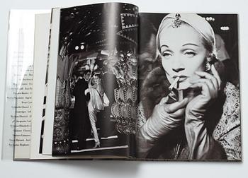 Richard Avedon, bok Photographs 1947–1977 signerad 1978 och med dedikation.