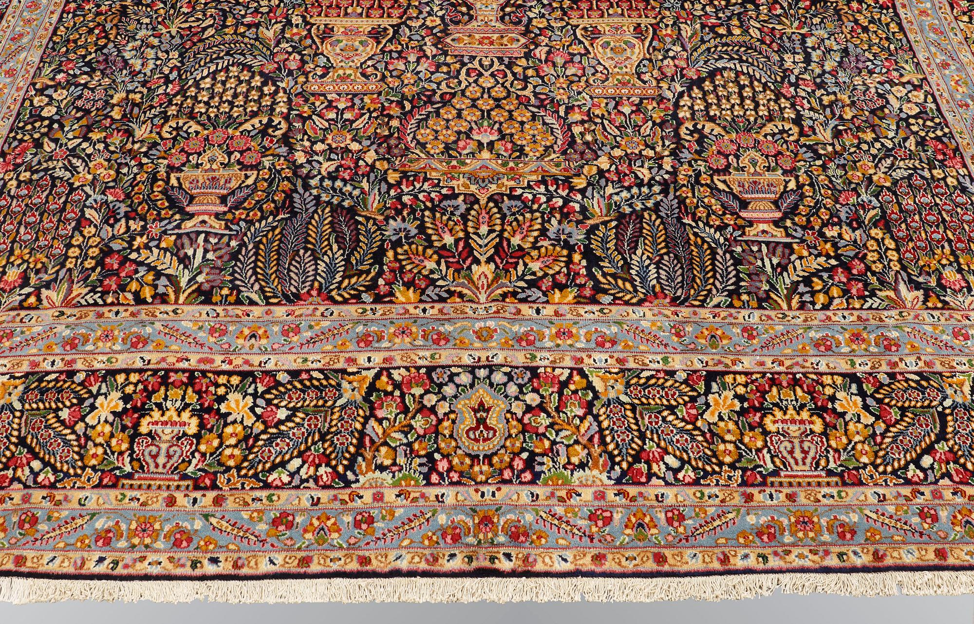 Matto, Kerman 420 x 298 cm.