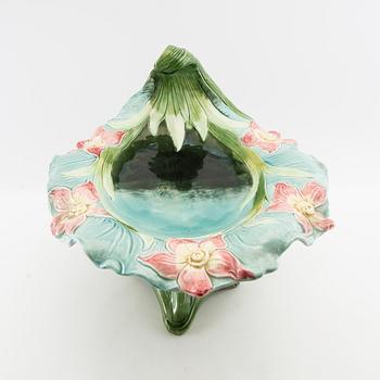 Goblet on foot Jugend early 20th century majolica.