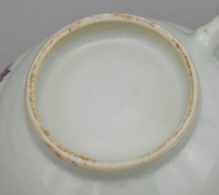 KOPPAR MED FAT, 6 st, porslin, Kina, Qianlong (1736-1796).