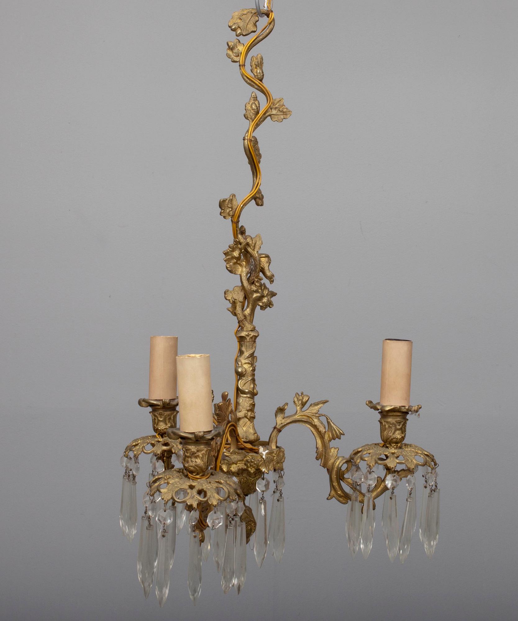 TAKKRONA, rokokostil, sekelskiftet 1800/1900. Höjd 62 cm.