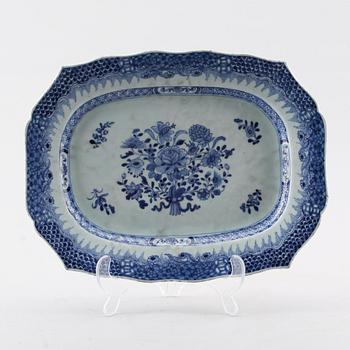 STEKFAT, porslin, Kina, Qianlong 1736-1795.