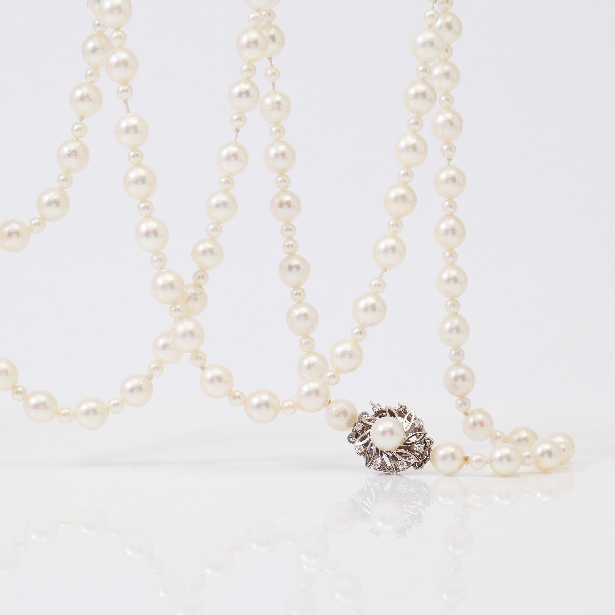 COLLIER, odlade pärlor, lås 18K vitguld.