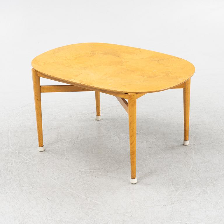 Axel Larsson, a Swedish Modern coffee table, Svenska Möbelfabrikerna Bodafors, 1940's.