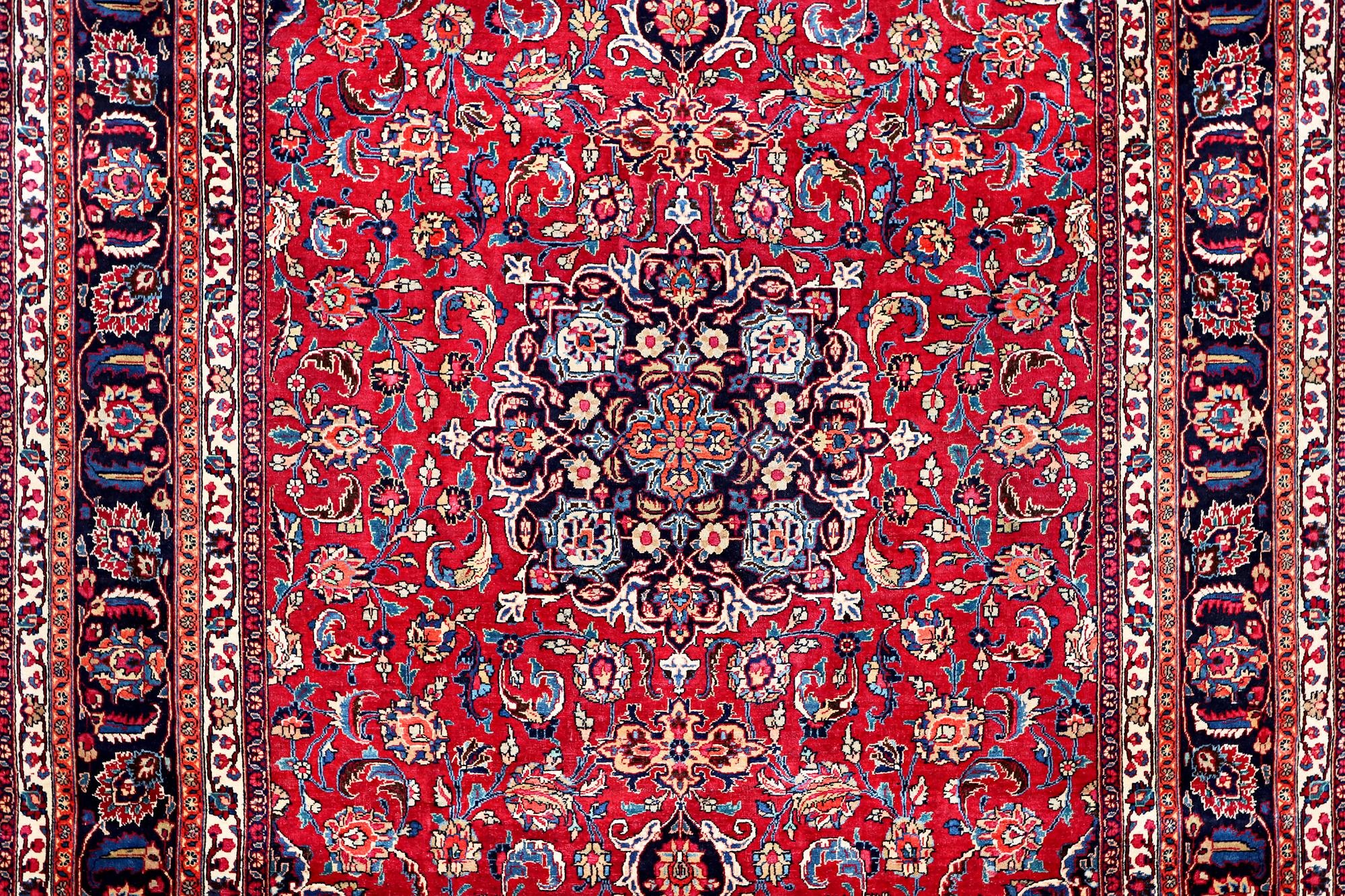 A Najafabad carpet, c. 332 x 240 cm.