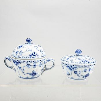 Servis 47 dlr Musselmalet halvblonde Royal Copenhagen Danmark 1900-talets andra hälft.