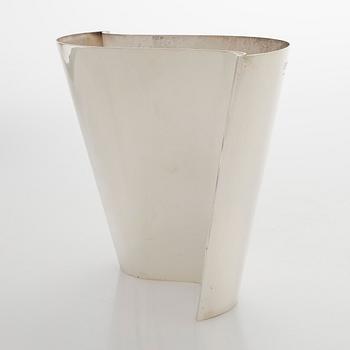 Pekka Piekäinen, vas, sterlingsilver, "Finlandia", Platinoro, Åbo.