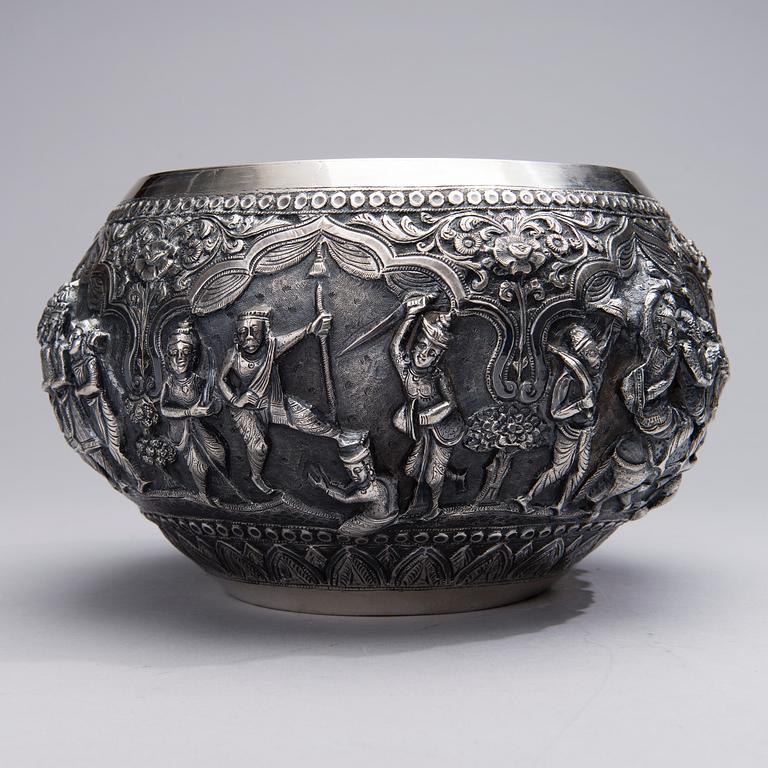 INDIAN/BURMESE SILVER BOWL with Peacock Marking.  Weight 900 g. Around 1900.