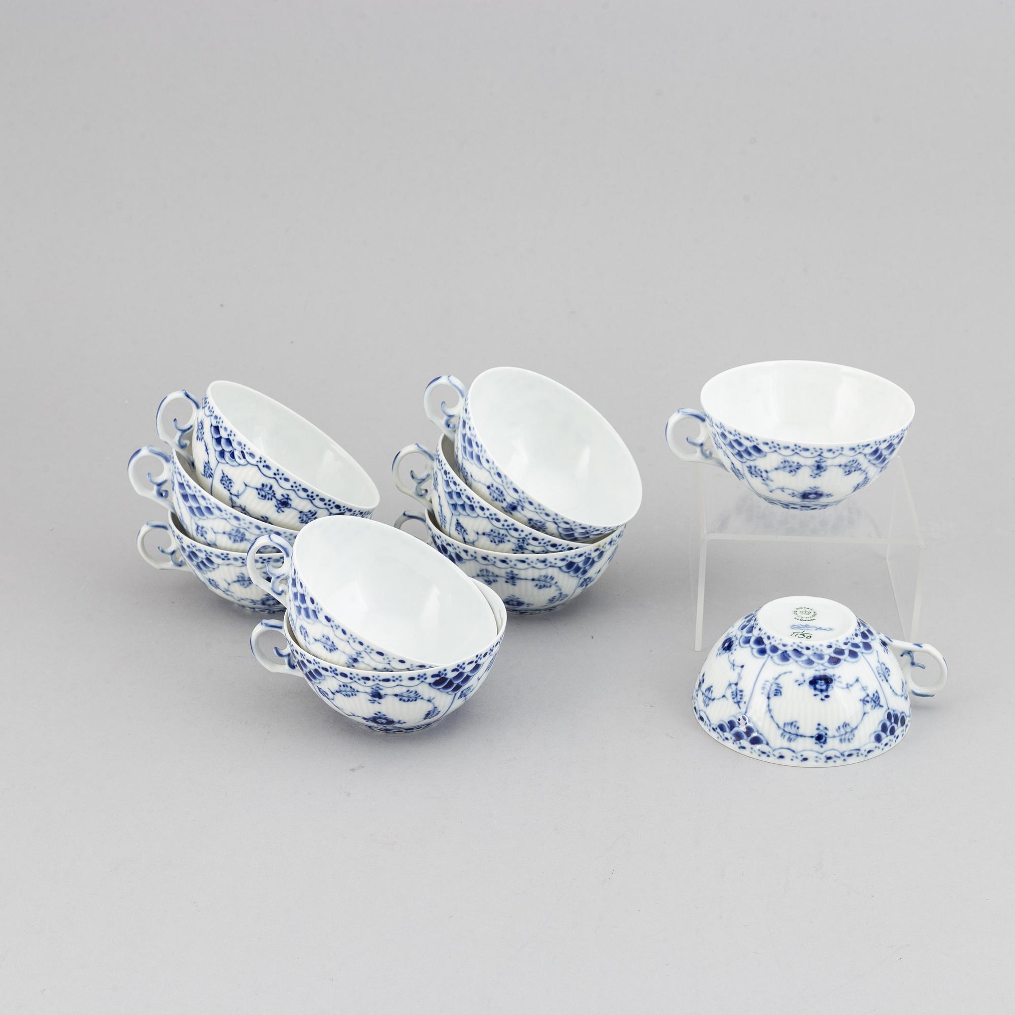 Royal Copenhagen, a part 'Musselmalet' coffee and tea service, Denmark (57 pieces).