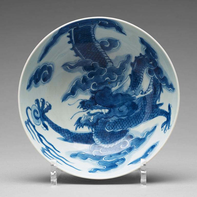 A blue and white bowl, Qing dynasty, 18th Century.