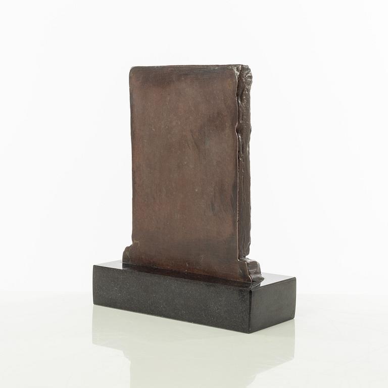 Gudmar Olovson, relief/skulptur. Signerad. Numrerad. Gjutarstämpel. Brons, total höjd 20 cm, längd 16 cm.
