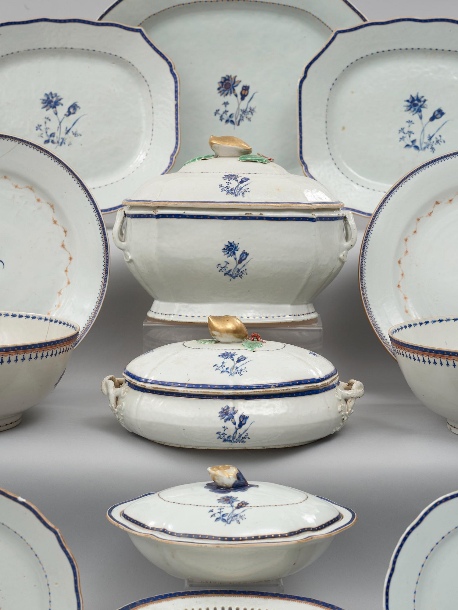 SERVIS, 47 delar, kompaniporslin.  Qingdynastin, Jiaqing (1796-1820).