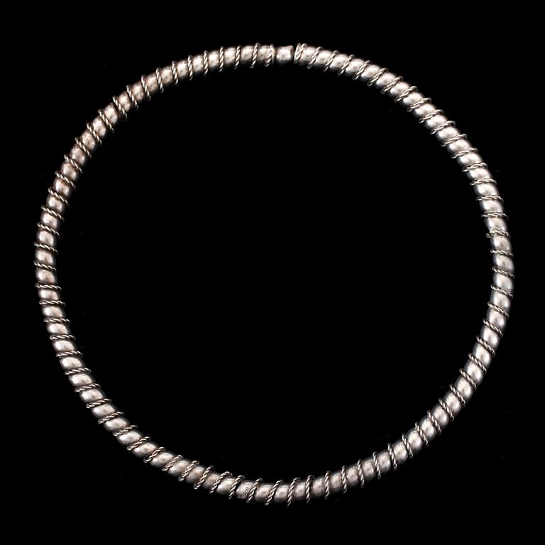SILVERSMYCKEN, 6 delar. Total vikt ca 117 cm.