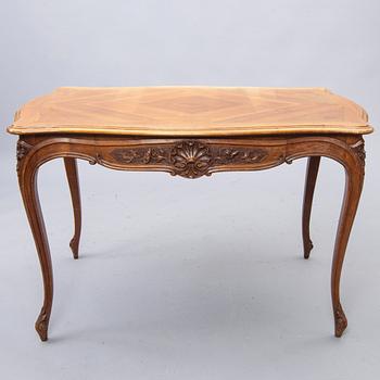 SKRIVBORD, rokokostil, 1900-talets första hälft.