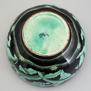 A bowl of the "V series", Ilse Claesson for Rörstrand 1930´s.