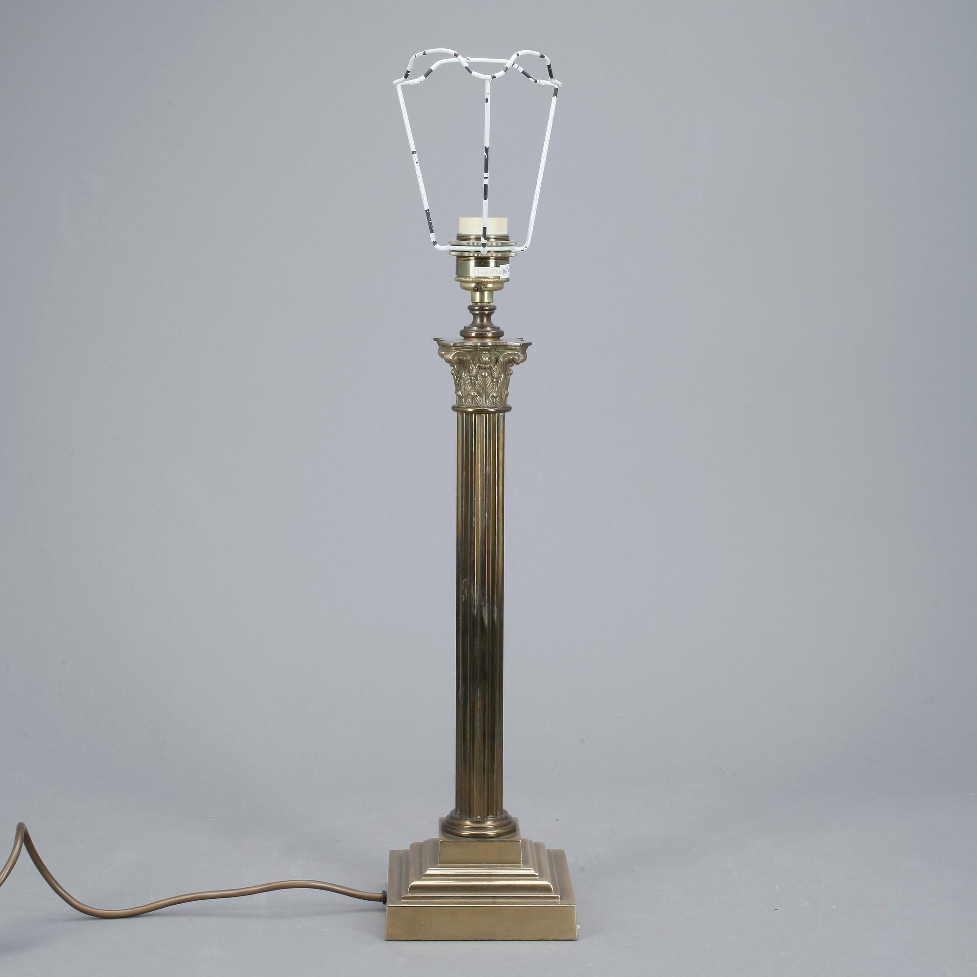 BORDSLAMPA, kolonn, mässing, omkring år 2000.