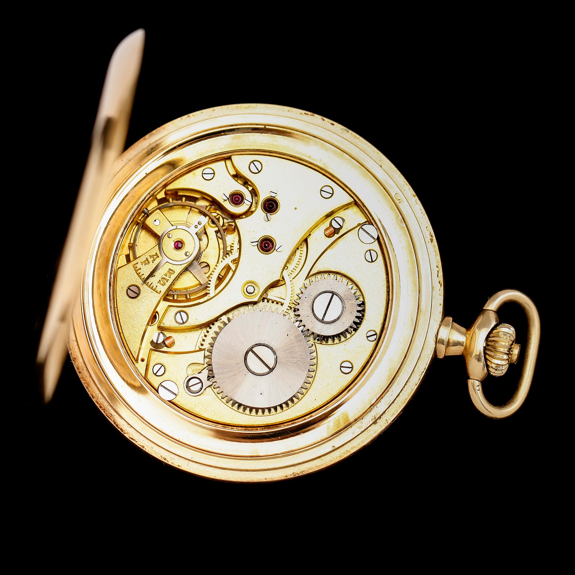 FICKUR, 14K guld, savonett, 1900-talets första hälft. Total vikt inklusive urverk ca 72 g.