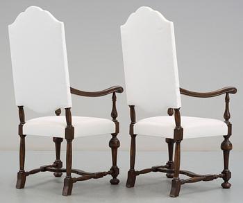 KARMSTOLAR, ett par, barockstil, 1800-talets slut.