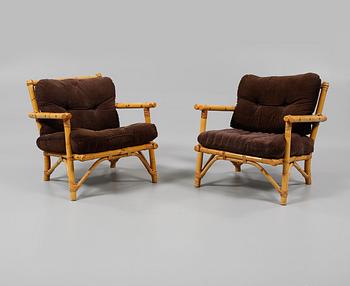 SOFFA , samt FÅTÖLJER, ett par, 1900-talets andra hälft.