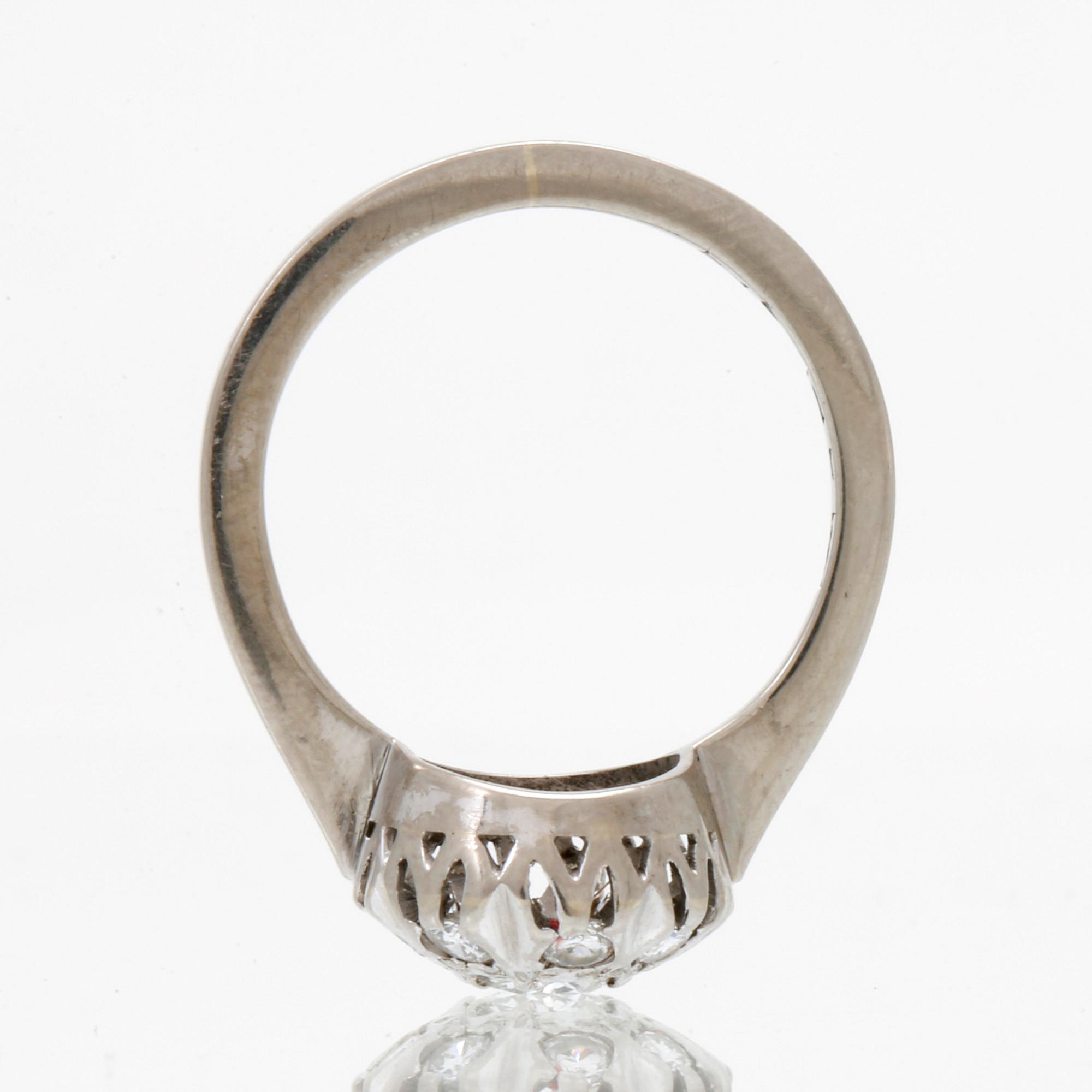 Ring 18K whitegold brilliant-cut diamonds approx 0,50 ct in total.