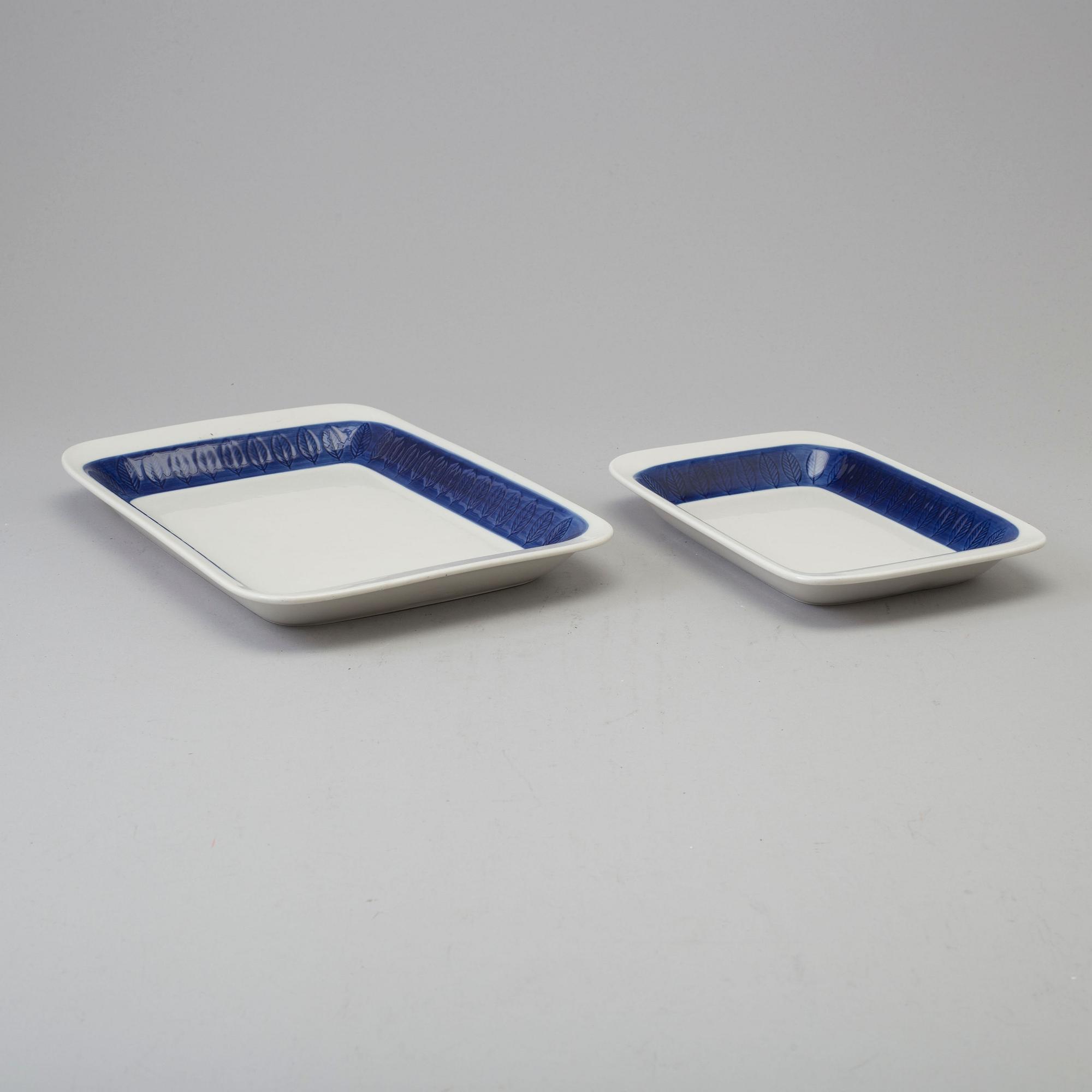 a 51 pcs porcelin dinner service, 'Koka blå', by Hertha Bengtsson, Rörstrand, in production 1956-1988.