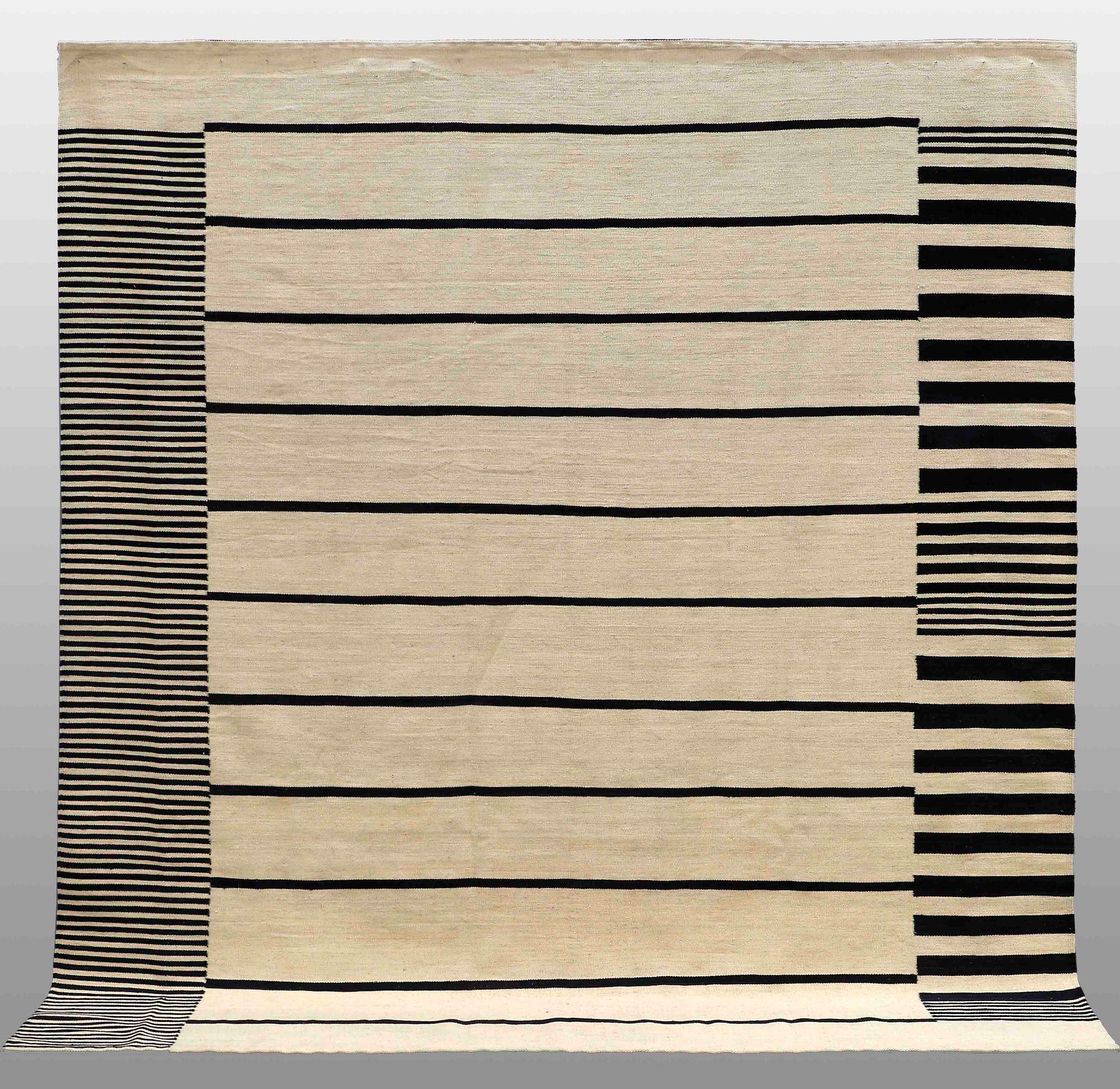 A Kilim carpet, ca 281 x 255 cm.