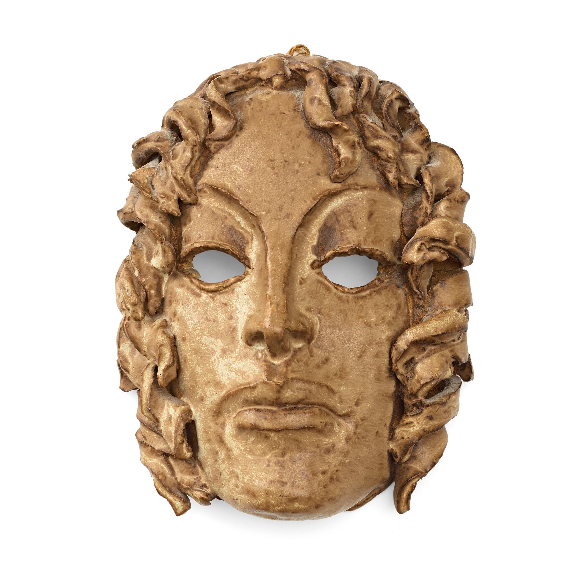 Michael Schilkin, väggskulptur / mask, Arabia, Finland 1930-50-tal.