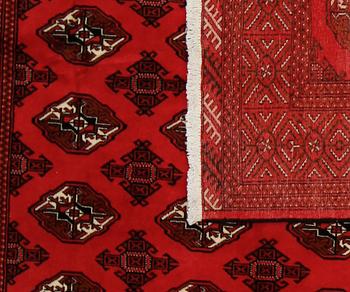 MATTA, möjligen Turkmen, ca 294 x 205 cm.