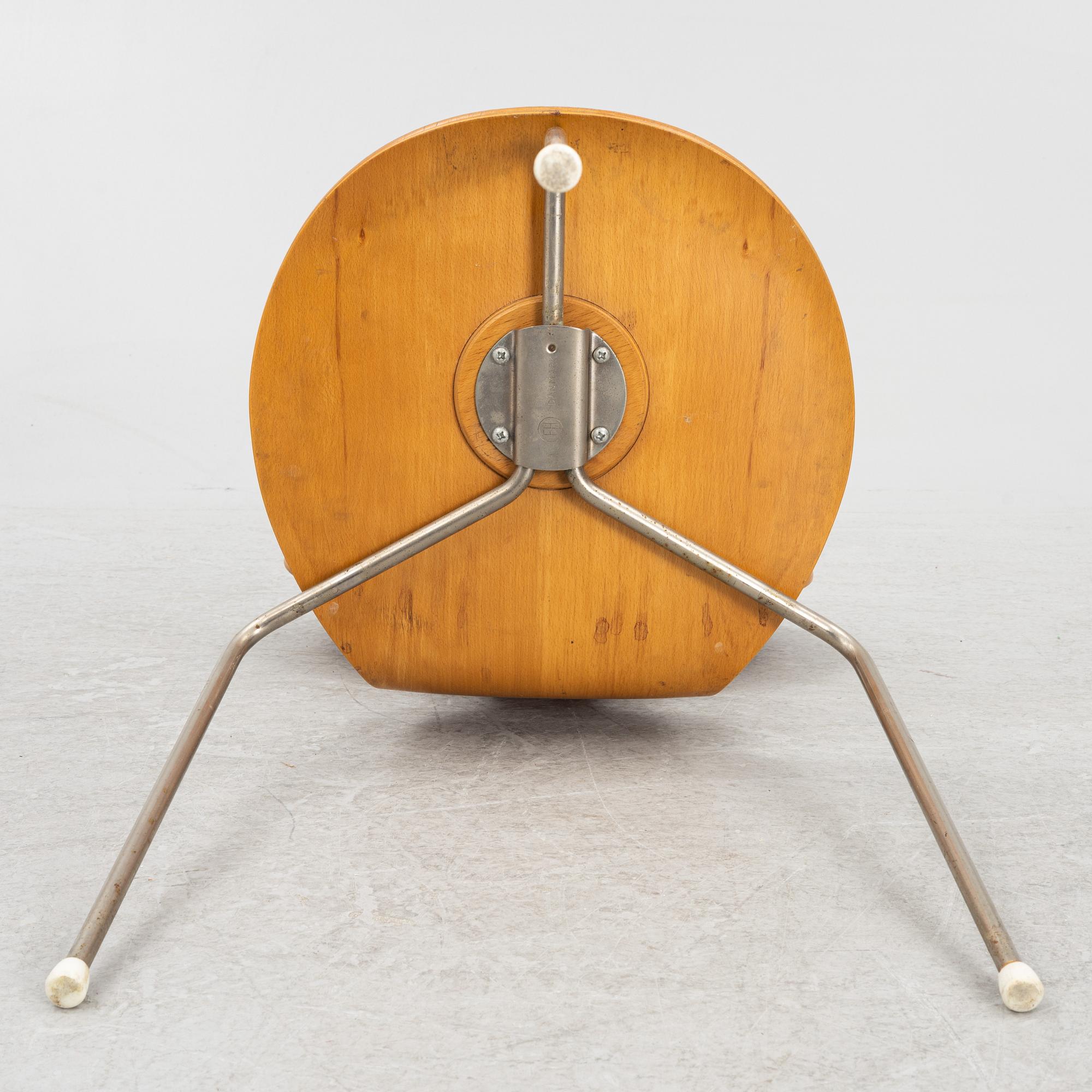 Arne Jacobsen, stolar, 6 st, "Myran", Fritz Hansen, Danmark, 1900-talets mitt.