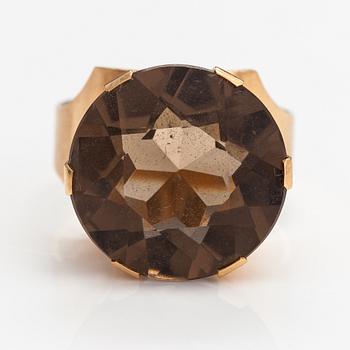 A 14K gold ring with a smoaky quartz. Nummilan Koru, Turku 1966.