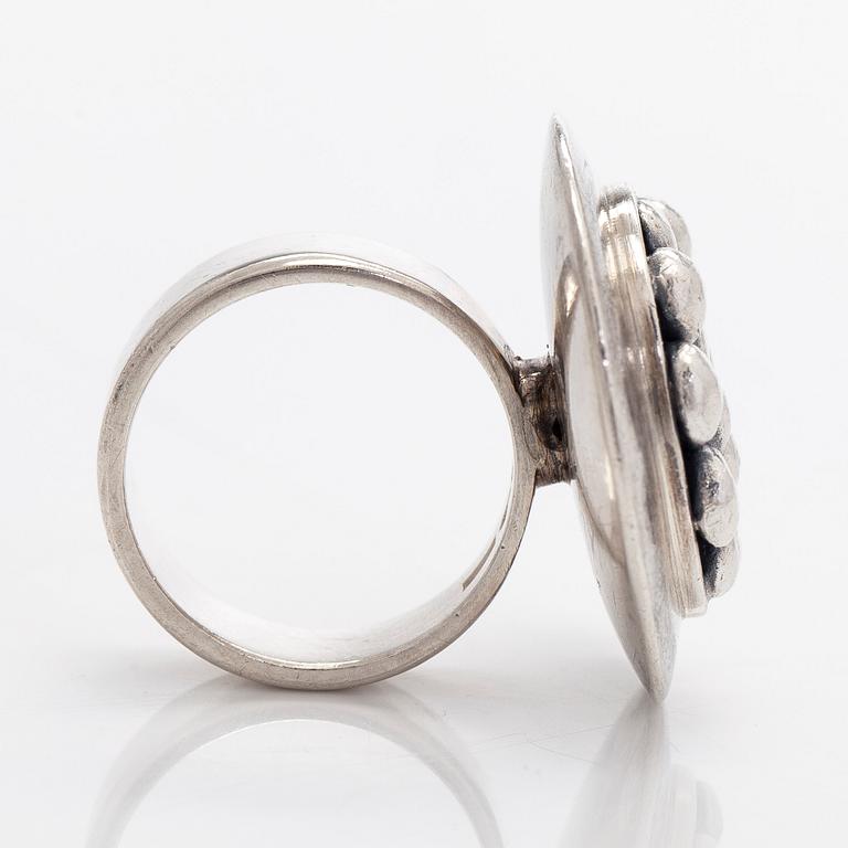 Saara Hopea, a silver ring, Ossian Hopea, Porvoo 1964.