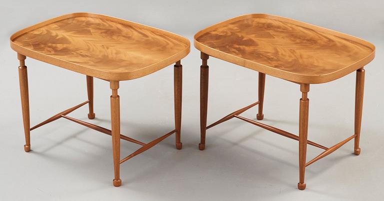 Josef Frank, sidobord, ett par, Firma Svenskt Tenn, modell 974, efter 1985.