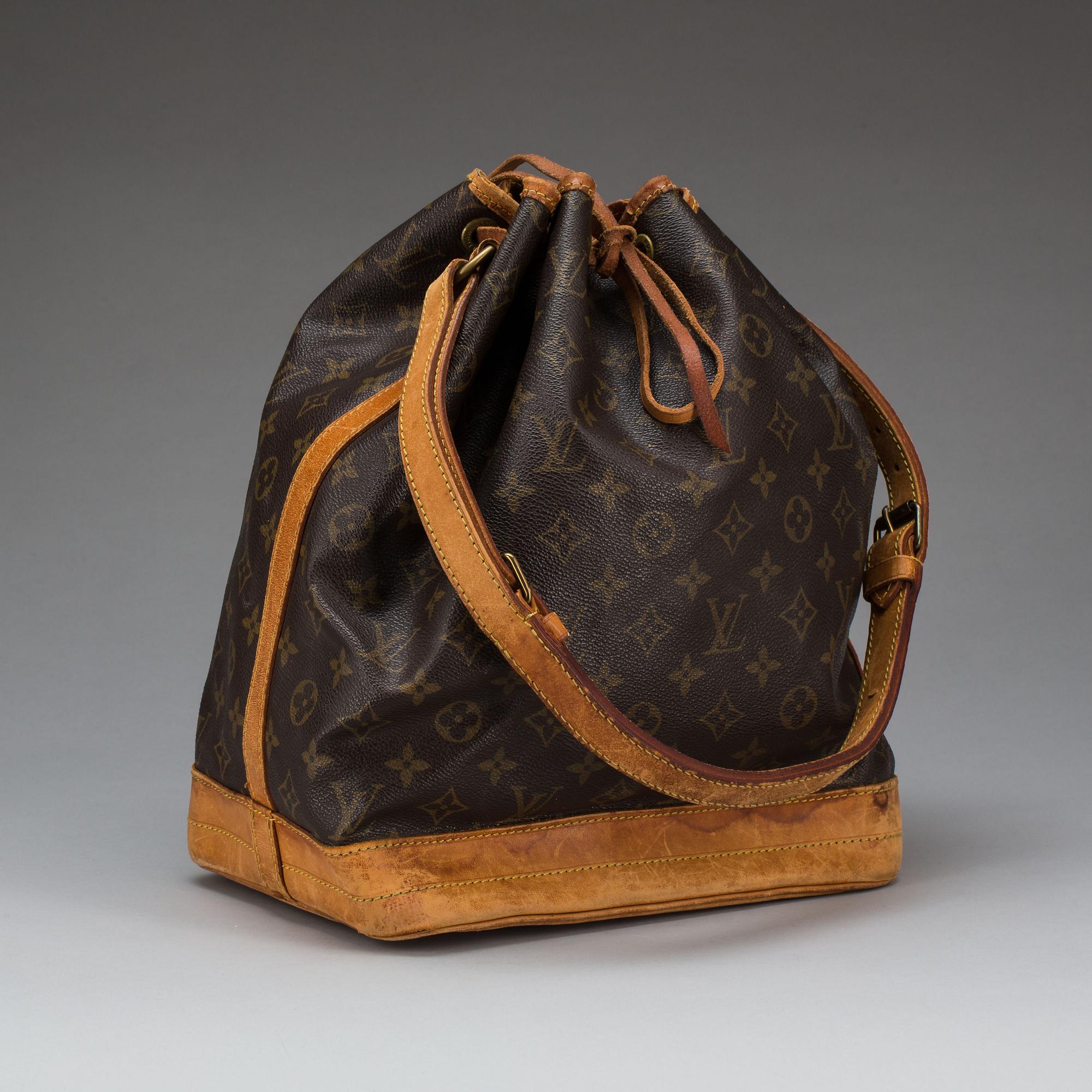 HANDVÄSKA. Louis Vuitton. "Noé".