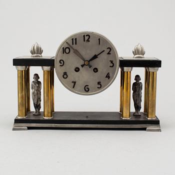 A 1920s/1930s mantel clock.