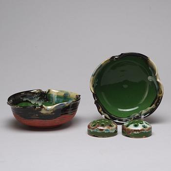 A set of two Japanese censers and two Japanese bowls, 20th Century.