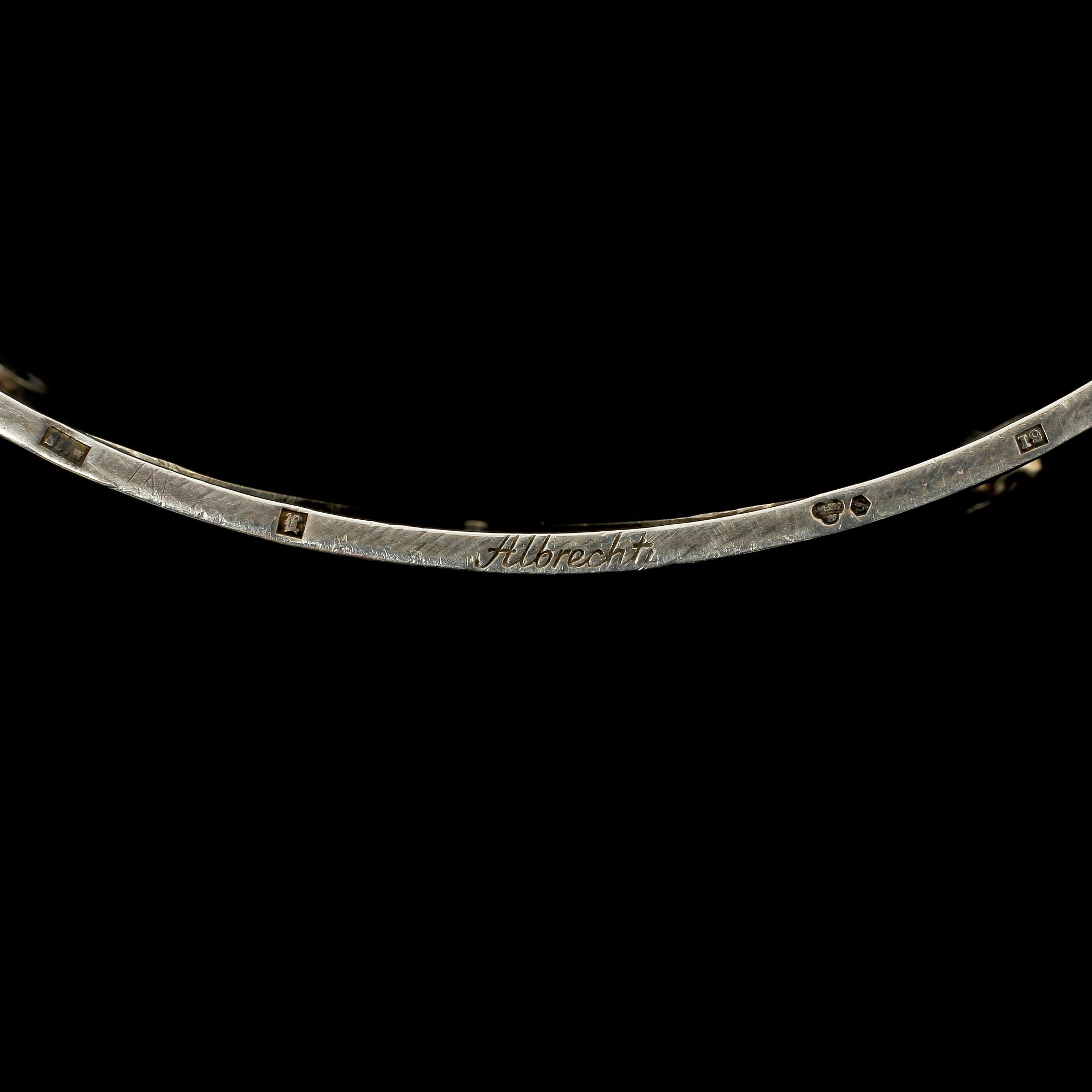 BRUDKRONA, silver med fasettsslipad bergskristall, sign Albrecht, stämplad SAN, Lund 1959. Vikt 43 g.