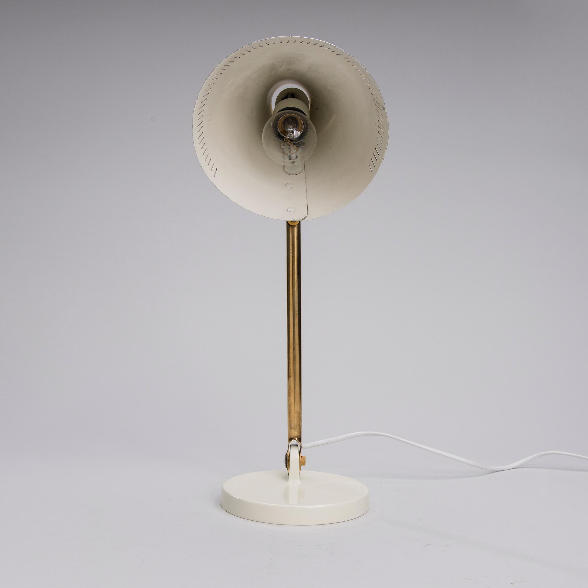 BORDSLAMPA, modell 9222, Paavo Tynell, tillverkad av Taito Oy.