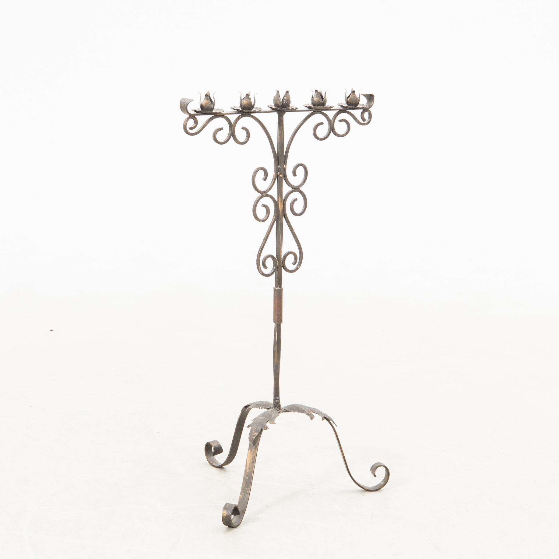 Golvljusstake 1900-talets mitt smide.