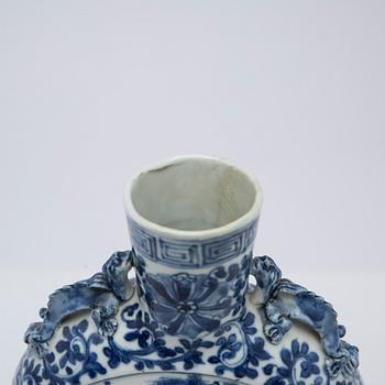 Pilgrimskrus, porslin. Qingdynastin, 1800-tal.