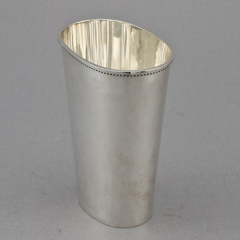 VAS, sterlingsilver, MGAB, Uppsala, 1961. Vikt 270 g.