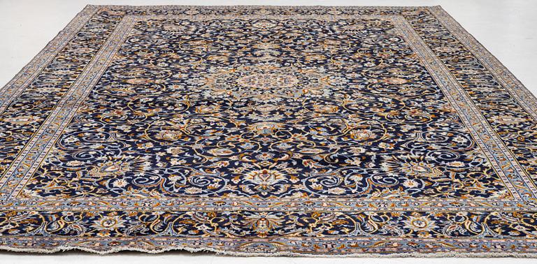 Matta, Keshan, ca 415 x 315 cm.