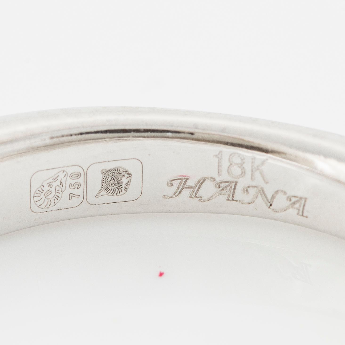 Ring, 18K white gold with small brilliant-cut diamonds.