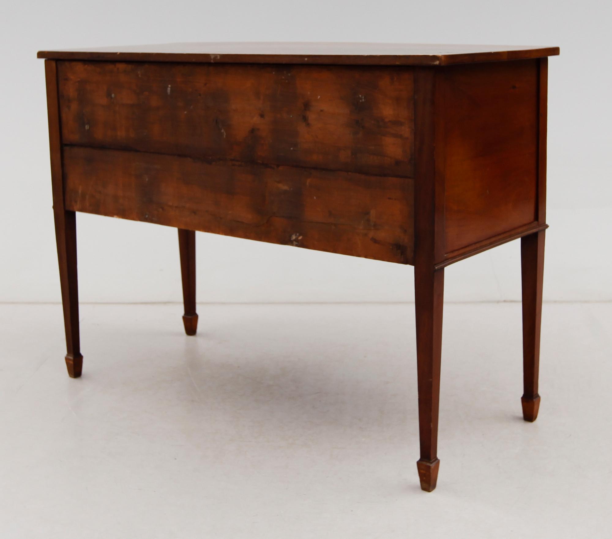 SIDEBOARD, England, 1900-talets första hälft.