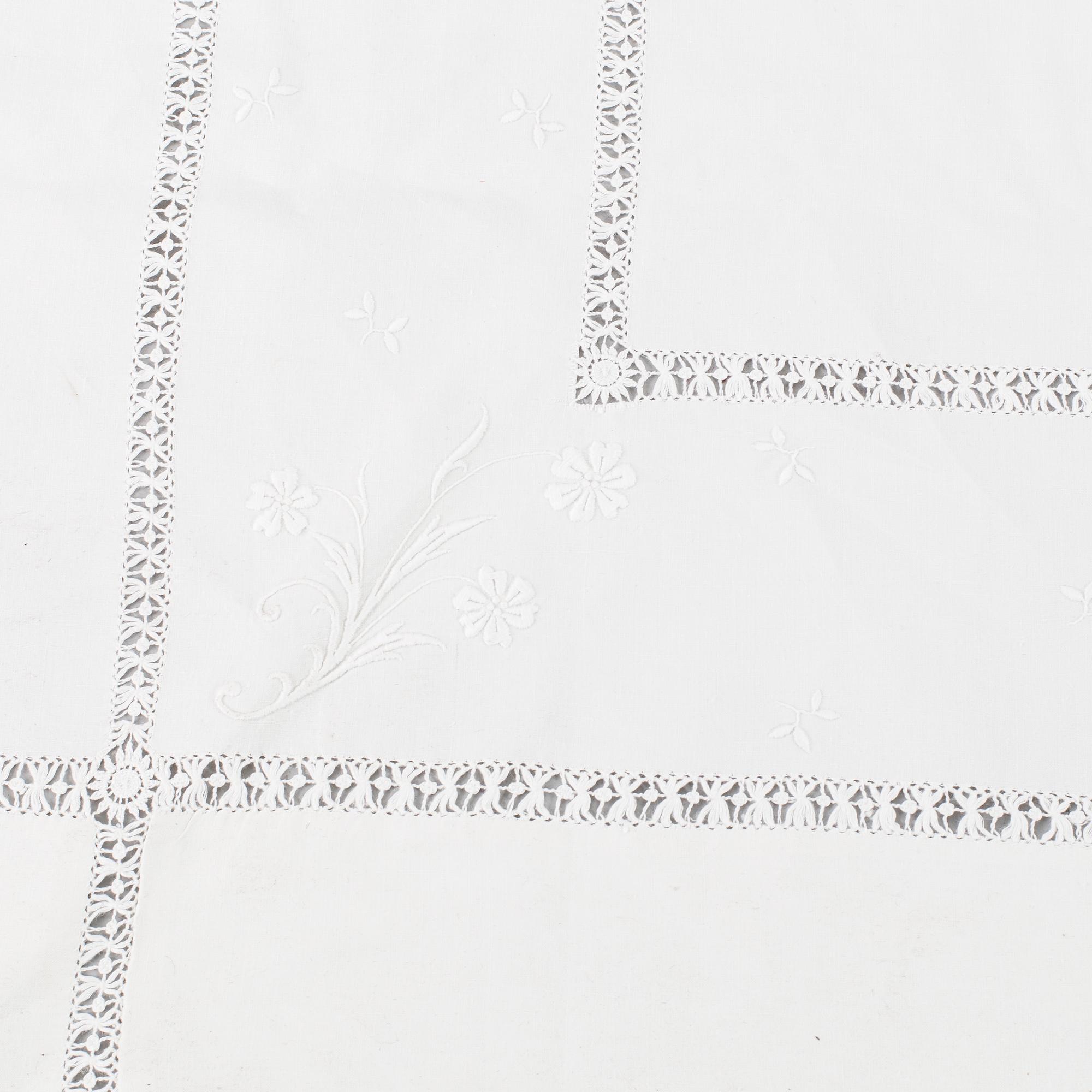 A set of two duble bed sheets, beginning of the 20th century.